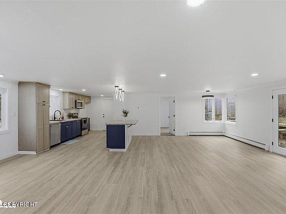 5th image of 2000 Wildwood Ln