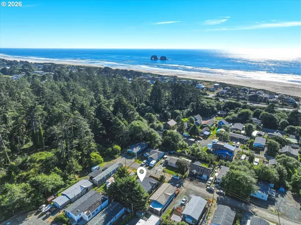 648 S Coral St, Rockaway Beach, OR 97136