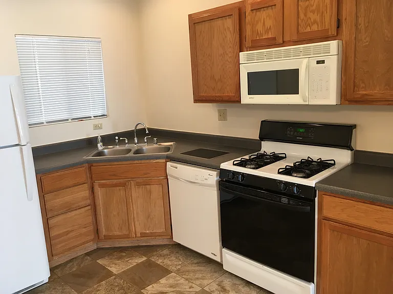 4249 Sabana Loop SE #B — Photo 3