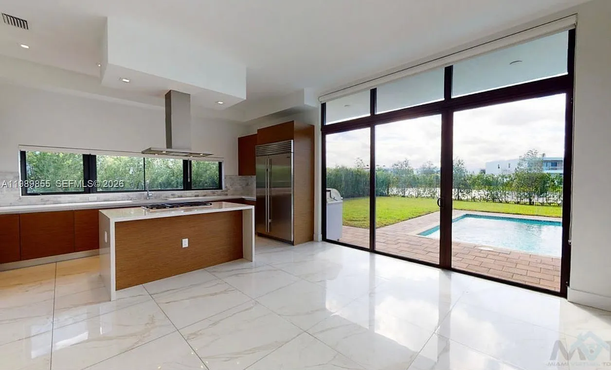 Weston Estates — Photo 3