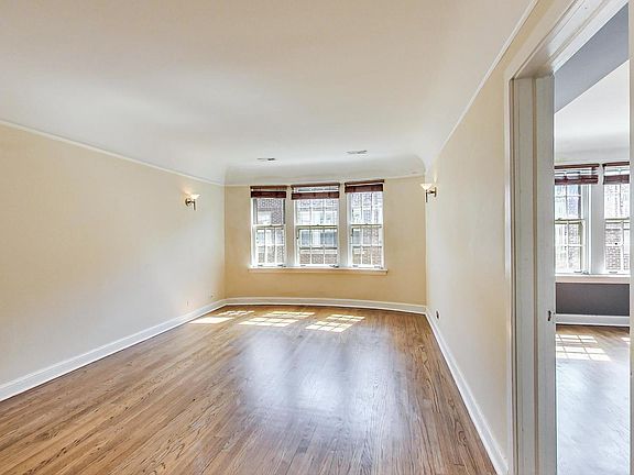 4th image of 1128 W Washington Blvd #2A