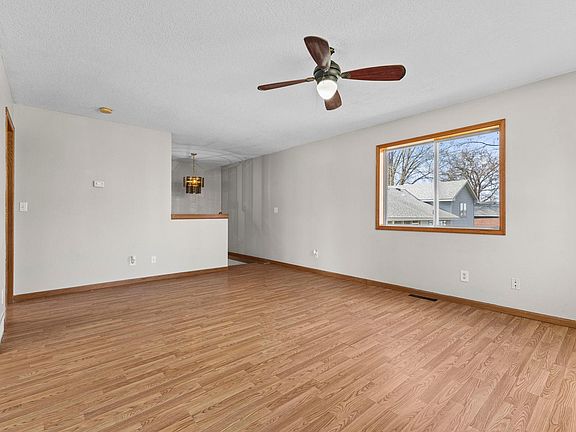 4th image of 879 17th St SE