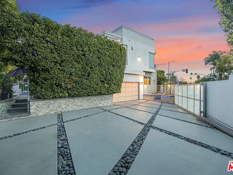 6379 Colgate Ave — Photo 5