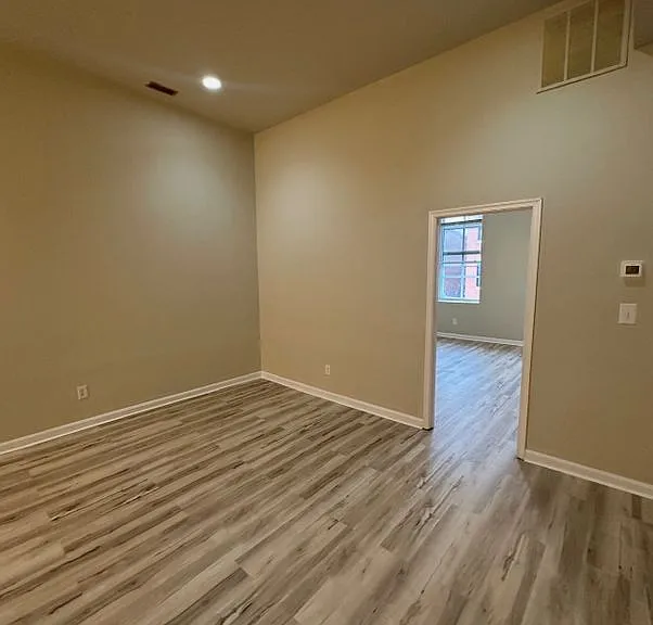 1410 Madison Ave #2 — Photo 11