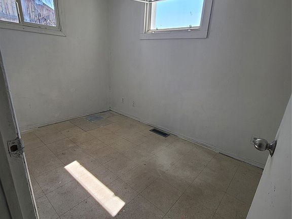 5th image of 130 26th Street W