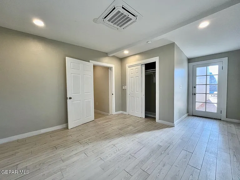 401 Blacker Ave #B — Photo 15