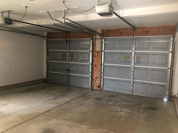 3rd image of 825 Chapin Wood Dr