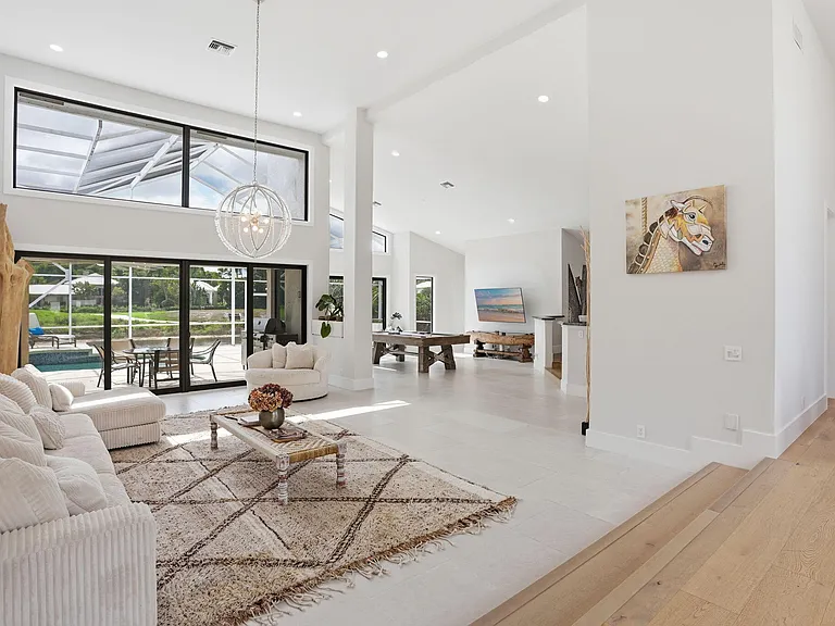 11180 Isle Brook Ct — Photo 13