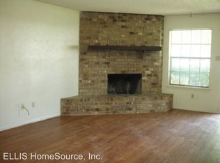 2430 W Northgate Dr, Irving, TX 75062