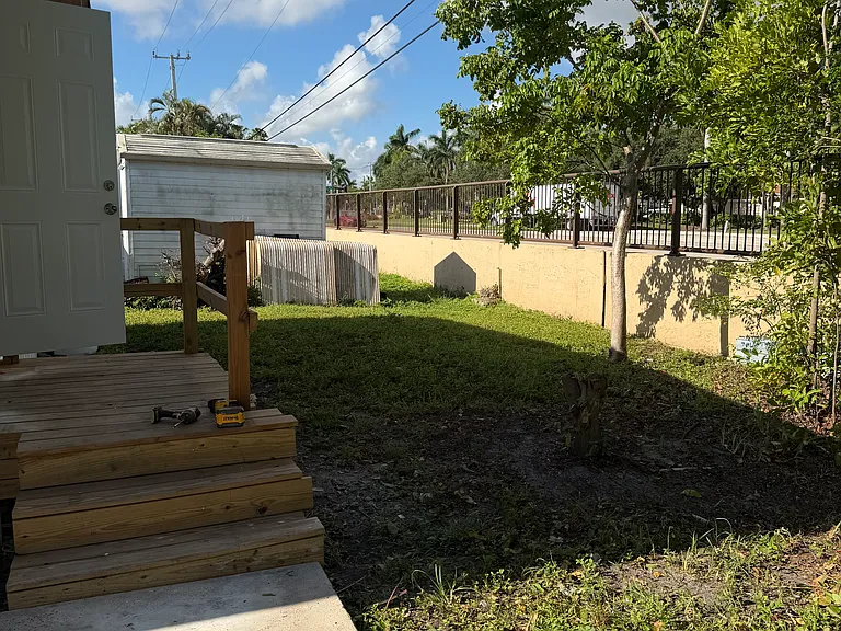 441 NW 135th Way — Photo 1