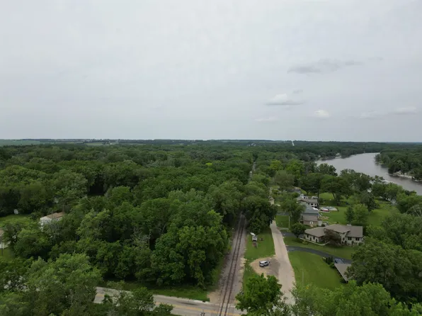 Latham Rd, Rockford, IL 61103