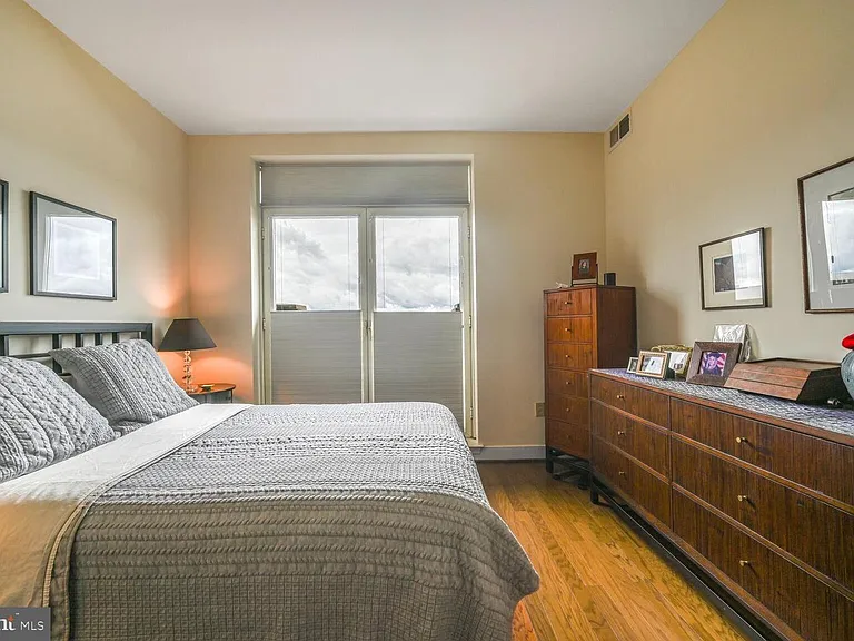 12500 Park Potomac Ave #905 — Photo 7