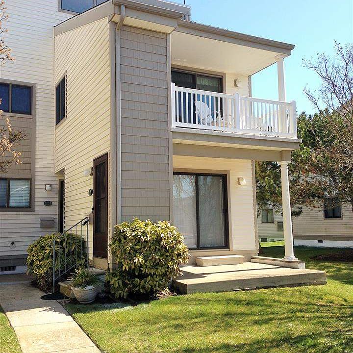 1st image of 160 N Basin Dr #50