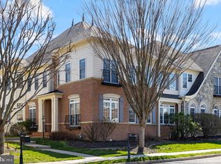 24892 Castleton Dr, Chantilly, VA 20152