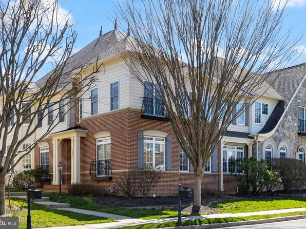 24892 Castleton Dr, Chantilly, VA 20152