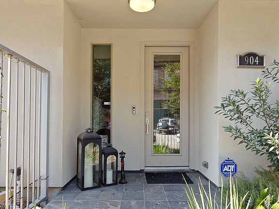 2nd image of 904 Hutchins St