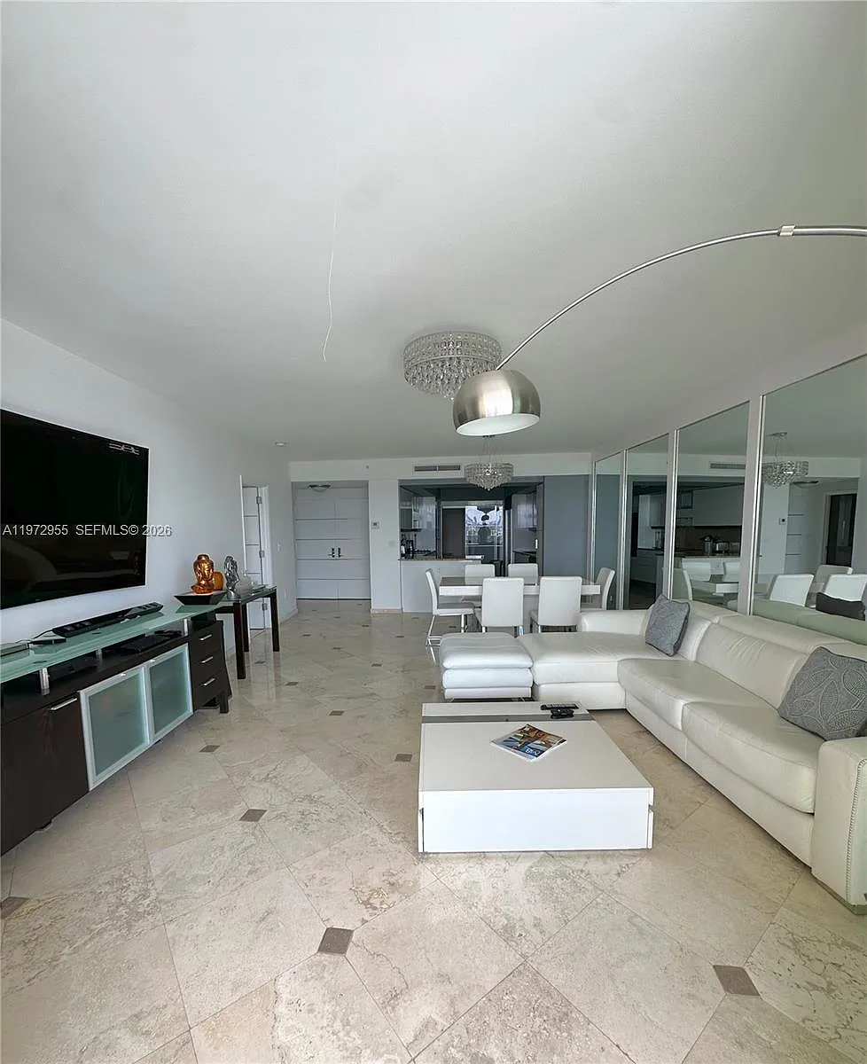 Building Photo - 1455 Ocean Dr #1211