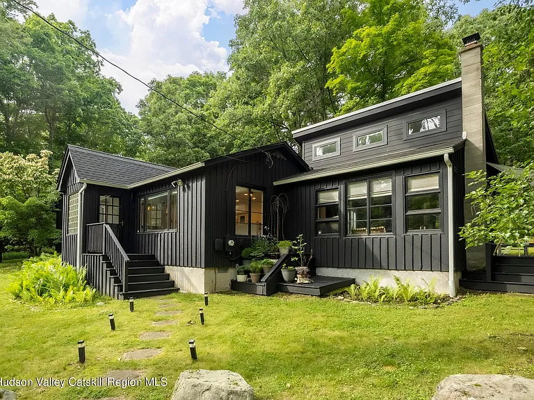 46 E Pond Lilly Rd — Photo 1