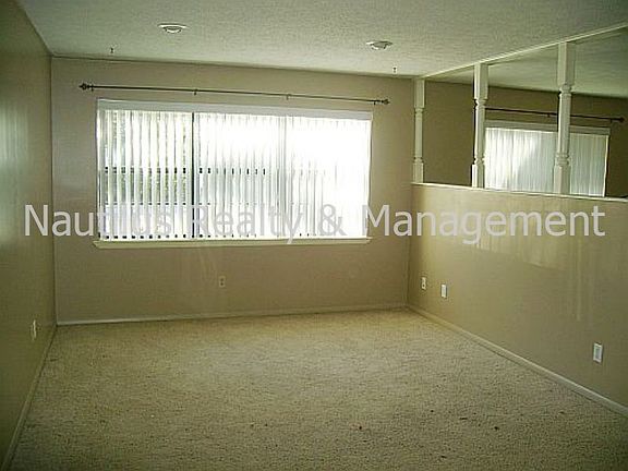 5th image of 604 W 14th St