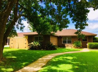 215 N 34th St, Nederland, TX 77627