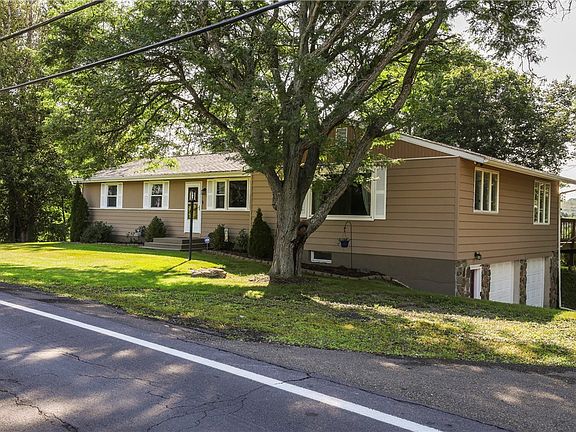 4th image of 13 Colonial Dr