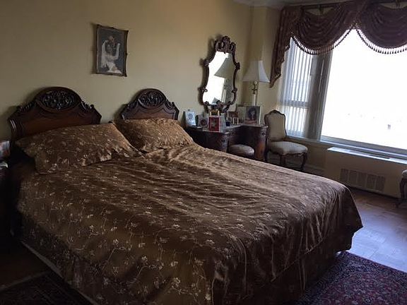 5th image of 166-25 Powells Cove Blvd #20L