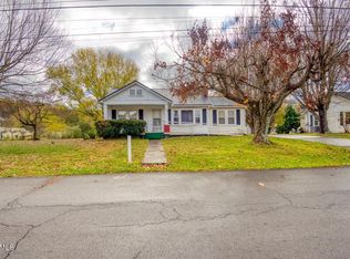 1006 E McKinney Ave, Rogersville, TN 37857