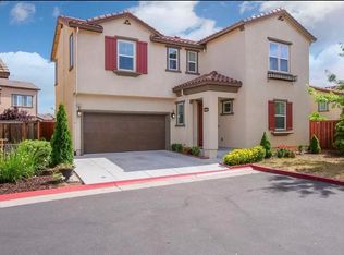 957 Willow Bridge Dr, Folsom, CA 95630