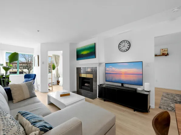 189 E 16th Ave #107, Vancouver, BC V5T 4R2