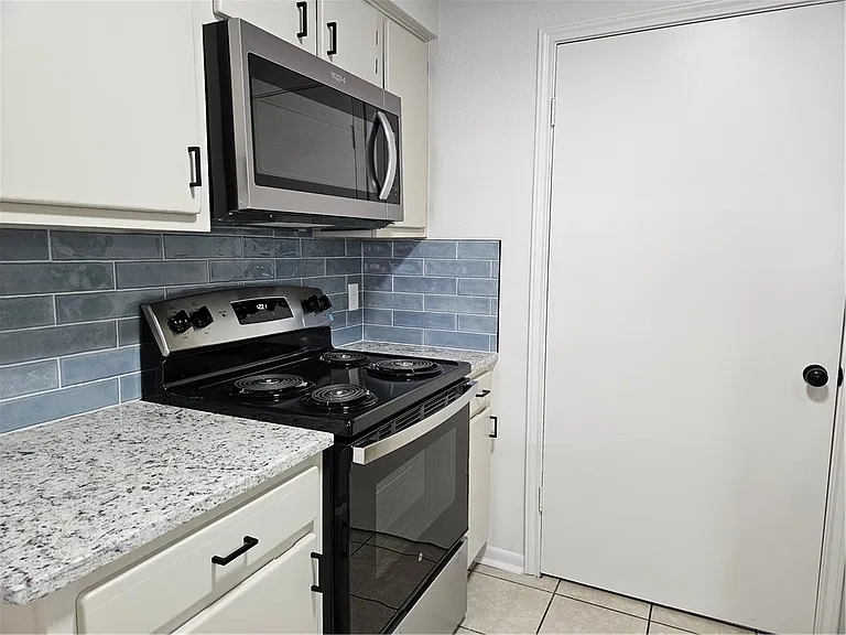 4802 Delwood St #5 — Photo 8