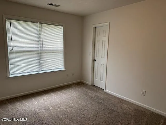 1105 Loman Ln — Photo 15