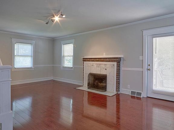 4th image of 451 W River Dr