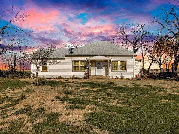 6676 NE Parallel St, El Dorado, KS 67042