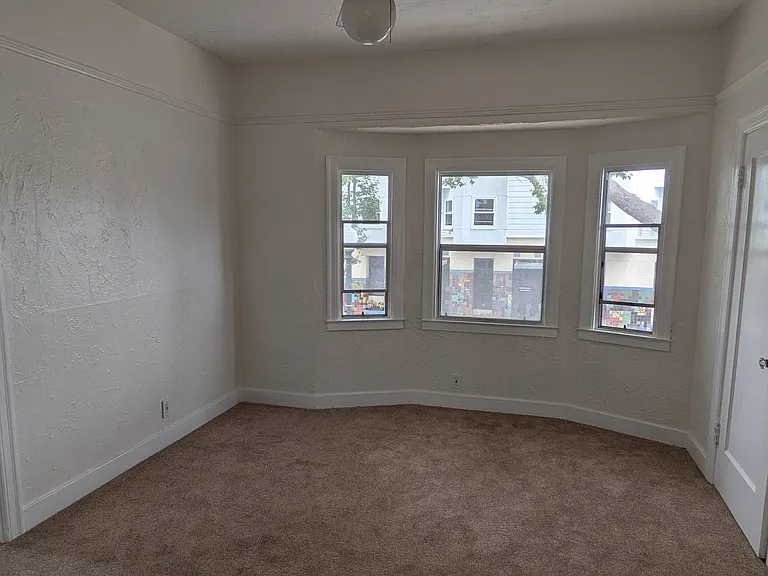 1438 Alcatraz Ave #B — Photo 4
