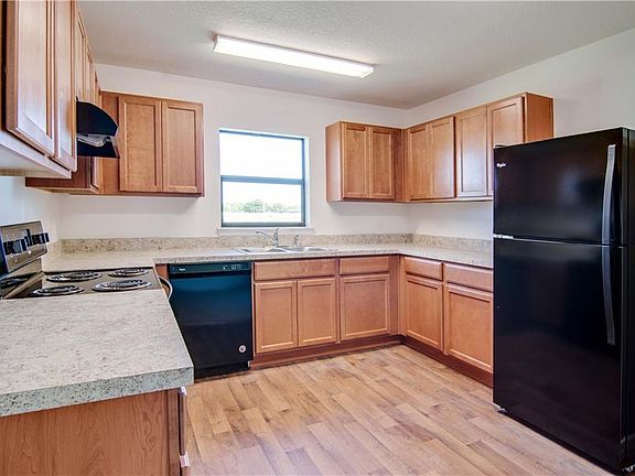 4th image of 504 Delta Ave