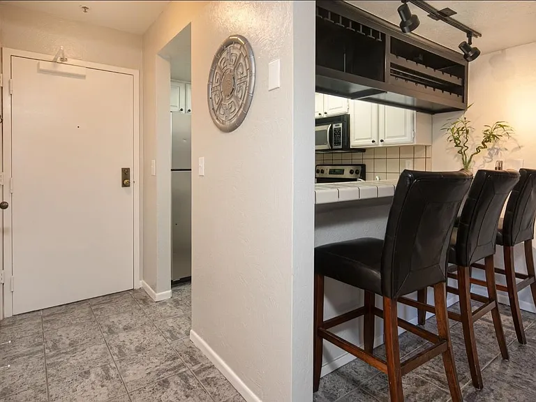 3095 Lakeside Dr #107 — Photo 1