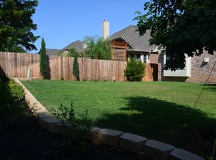 1912 Long Bow Trl, Euless, TX 76040