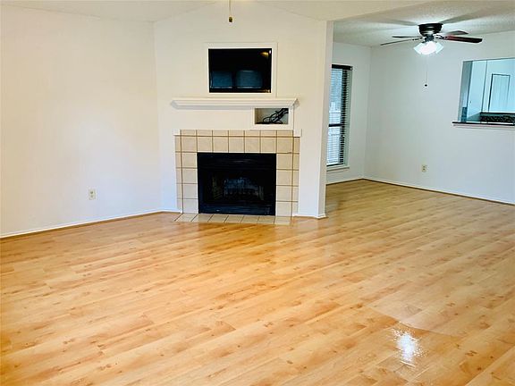 4th image of 201 Hickory Springs Dr