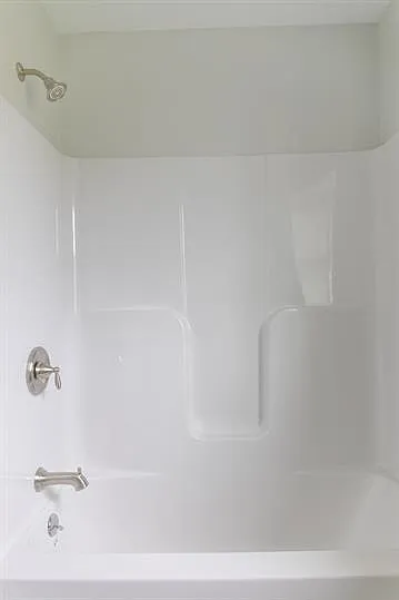 2 Thomas Dr — Photo 16