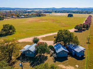 343 Black Bear Ln, Fredericksburg, TX 78624