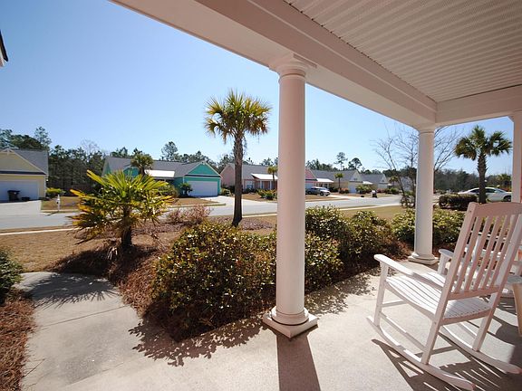 2nd image of 130 S Palm Dr