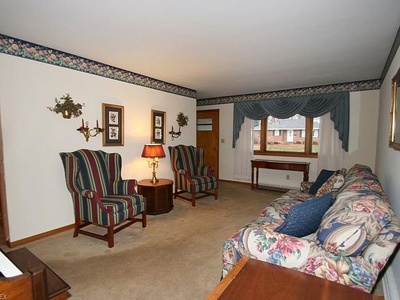 3rd image of 635 Lehigh Ave