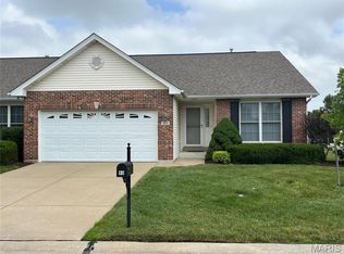 40 Huntgate Dr, Saint Peters, MO 63376