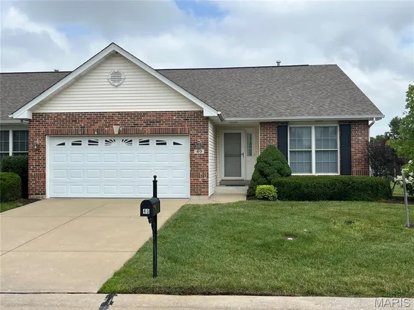 40 Huntgate Dr, Saint Peters, MO 63376