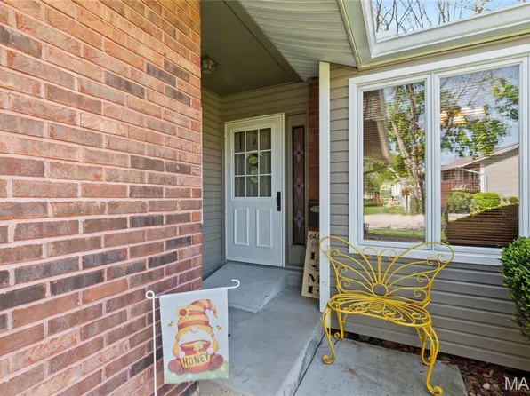 2470 Fox Bridge Ct, Lake Saint Louis, MO 63367