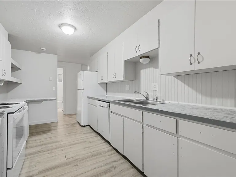 3114 Iowa Ave #1 — Photo 6