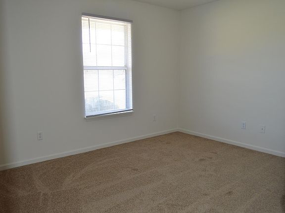 5th image of 3304 Moseley Dr #A