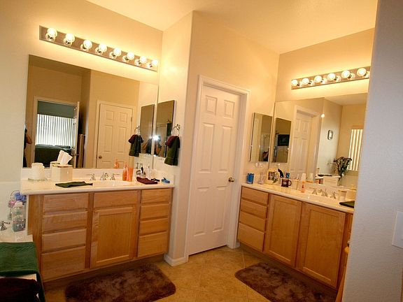 3rd image of 7603 Kenwood Hills Ct