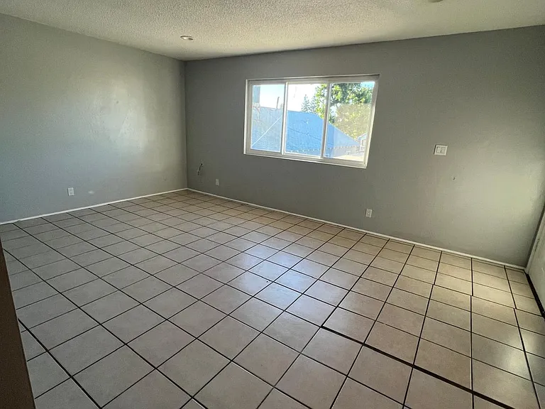 127 Wilson Ave #1 — Photo 16