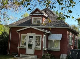 507 1st St SE, Crosby, ND 58730